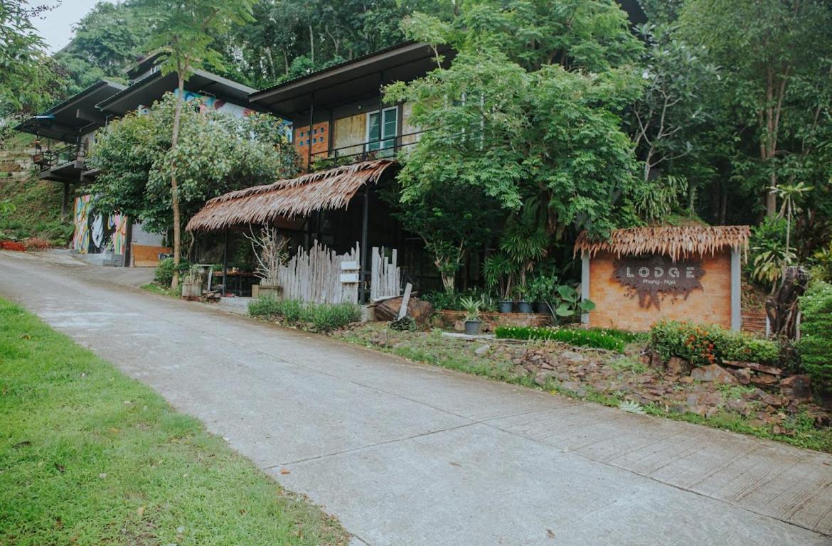 Maison d'hôtes ลอดจ์พังงา บูทีค Extérieur photo